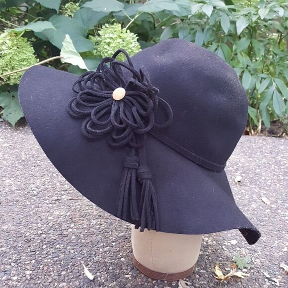 Wool Sun Hat   - Picture 1 of 6
